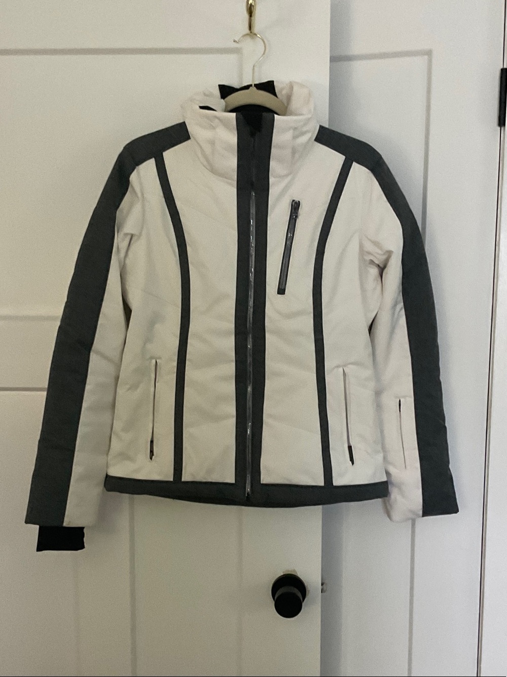 Obermeyer women’s White and Gray Primaloft insulated Ski Jacket